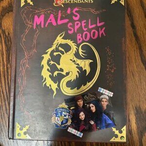 Disney Descendants Book Bundle – 4 Books incl. Mal’s Spell Book